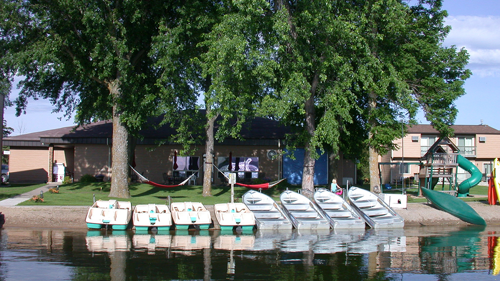 27 Pic Boats and park